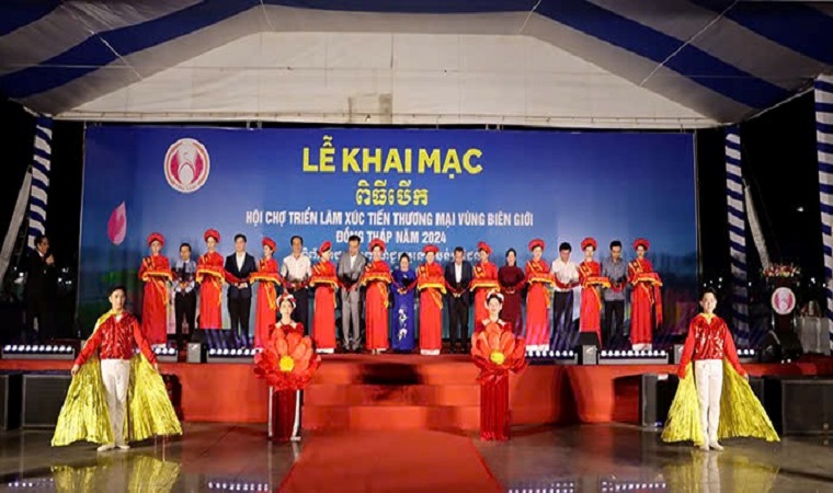 Khai mạc Hội chợ Triển lãm Xúc tiến Thương mại Vùng Biên giới