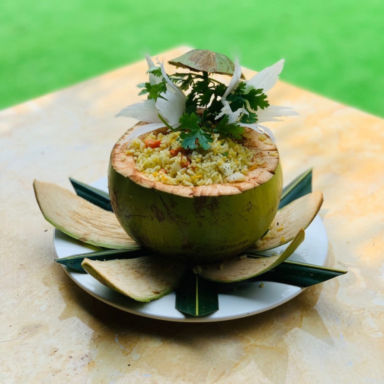 Cơm Chiên Trái Dừa