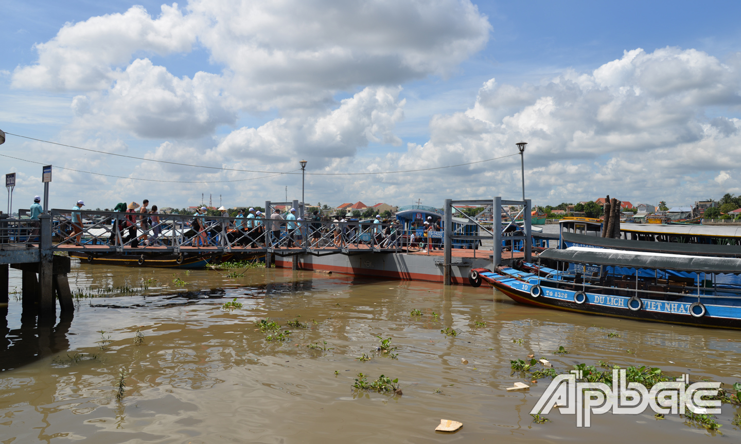 Khách du lịch đến Tiền Giang tăng cao